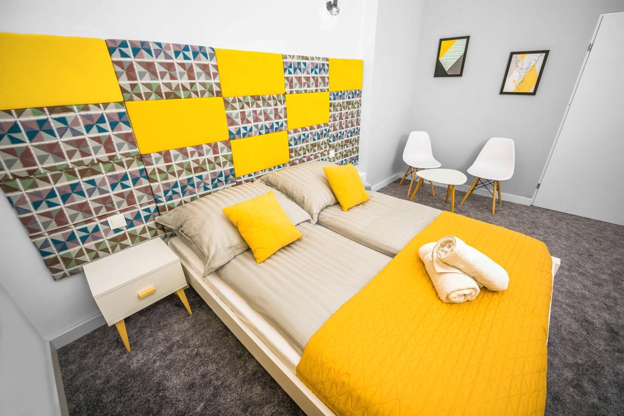 Luxaparts Kraków Exteriör bild