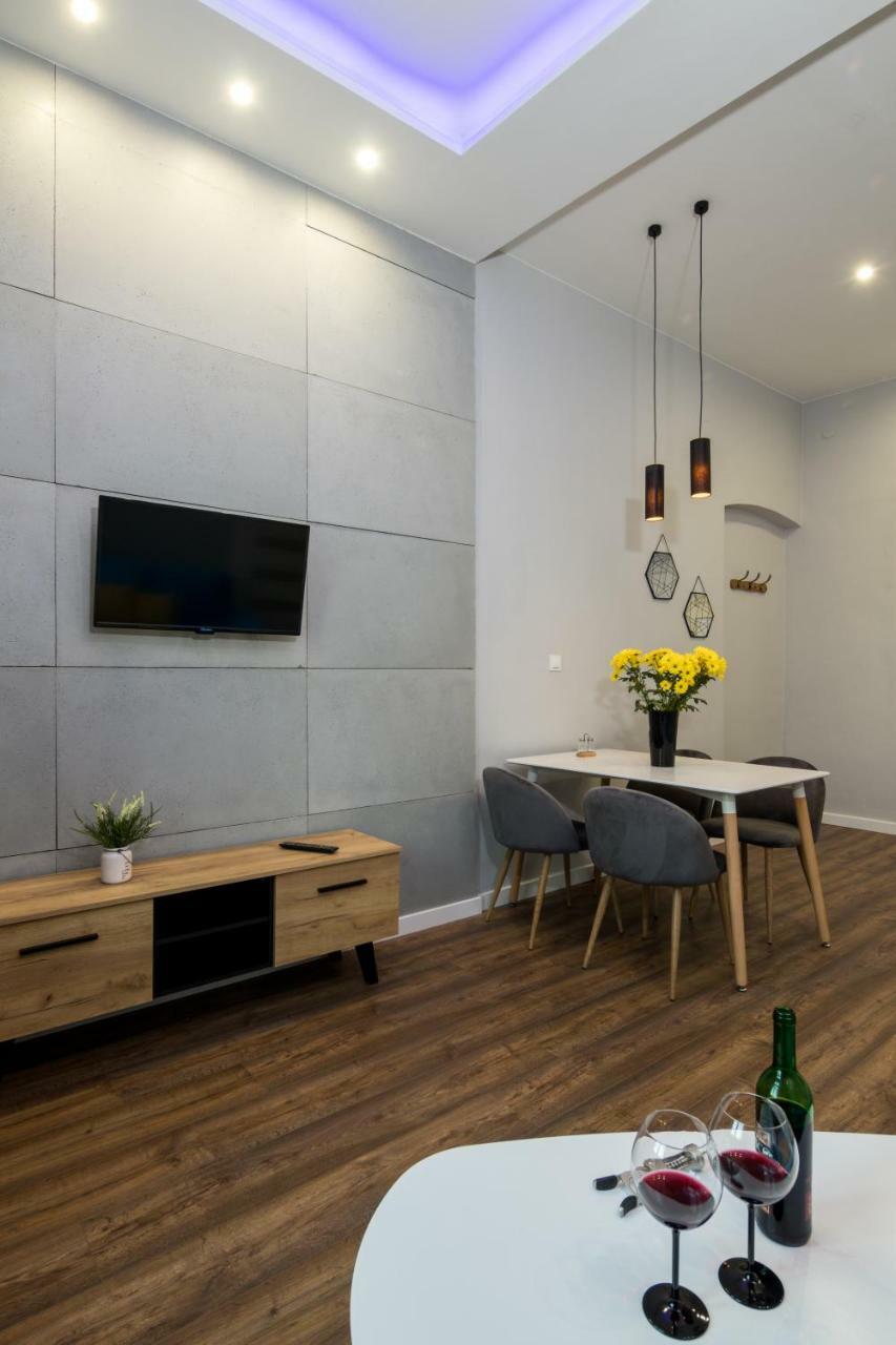 Luxaparts Kraków Exteriör bild