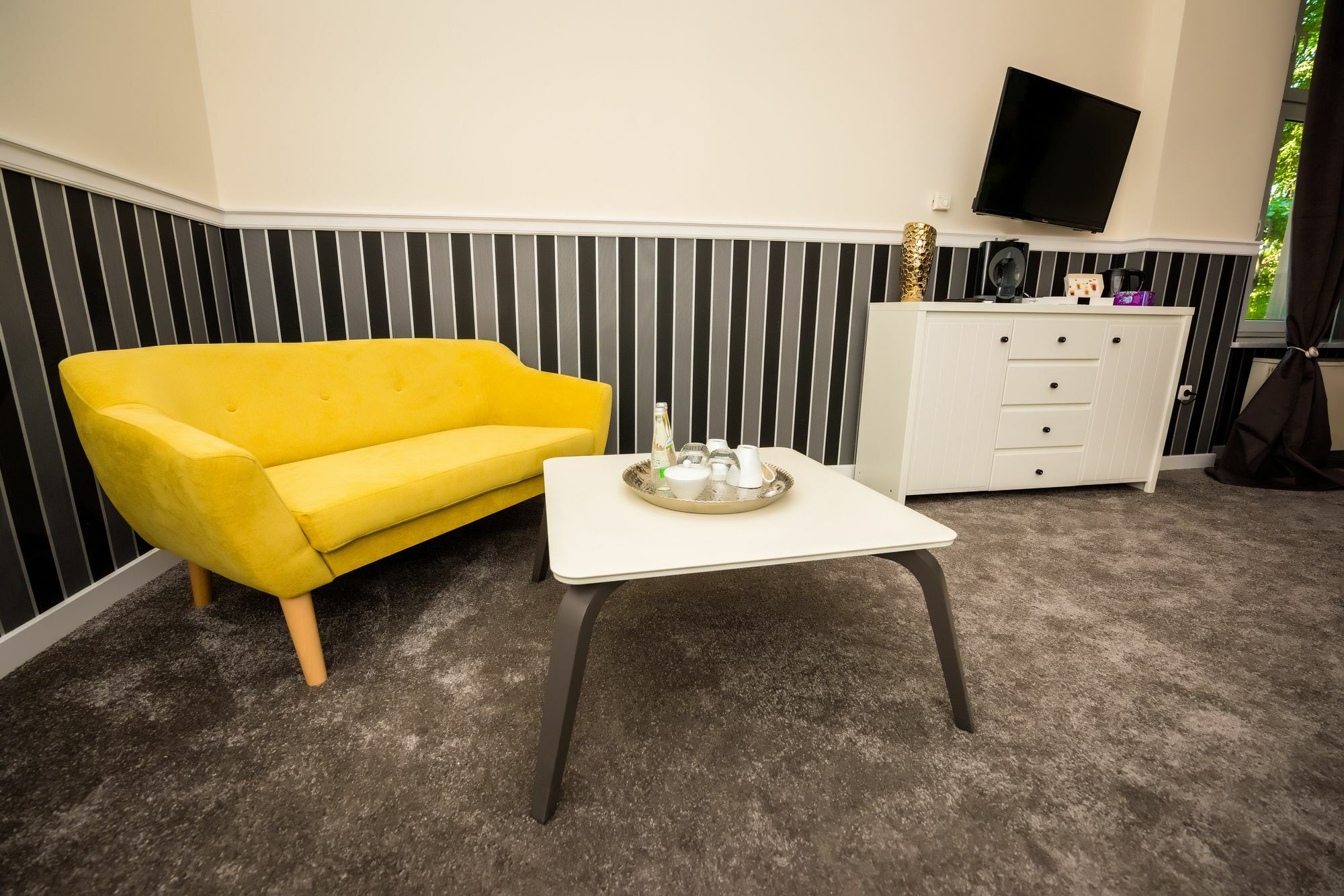 Luxaparts Kraków Exteriör bild